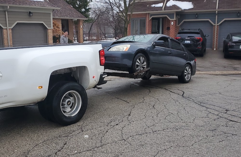 SCRAP JUNK CAR REMOVAL MISSISSAUGA ( WE DON'T SELL USED PARTS)