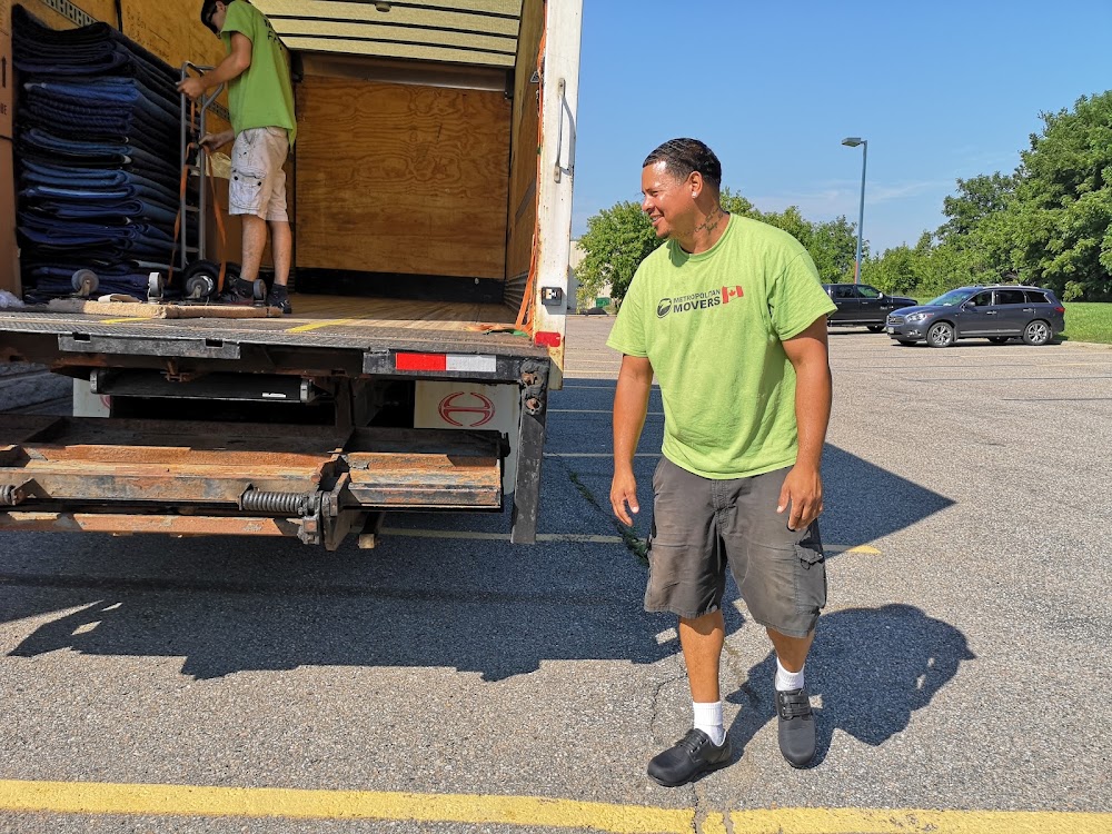 Metropolitan Movers Toronto - Moving Company
